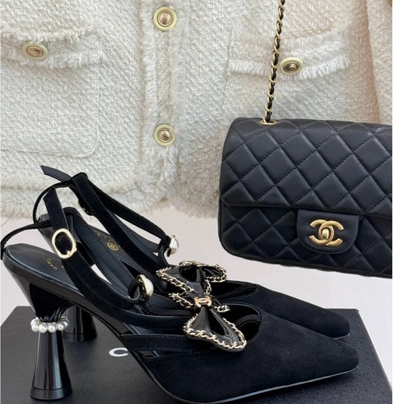 100% authentic Chanel bow heels with pearl embellishment for charity sale - Picture 10 of 12